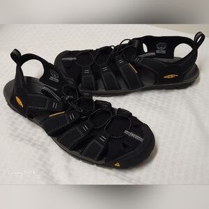 KEEN Men's Clearwater CNX Sandals Size 11.5. #Z17